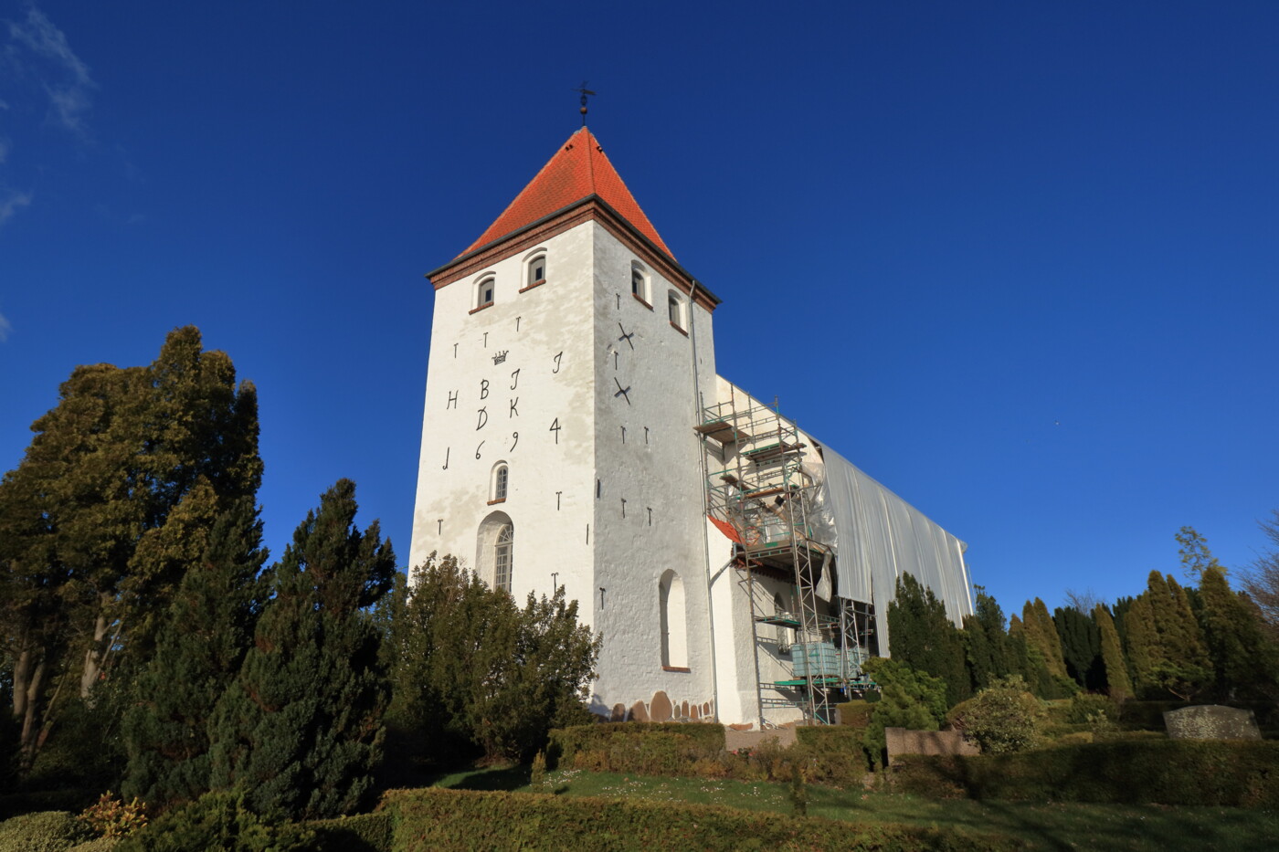 Side 93 Vejleby Kirke under ombygning. Foto Kevin McLaughlin.jpg