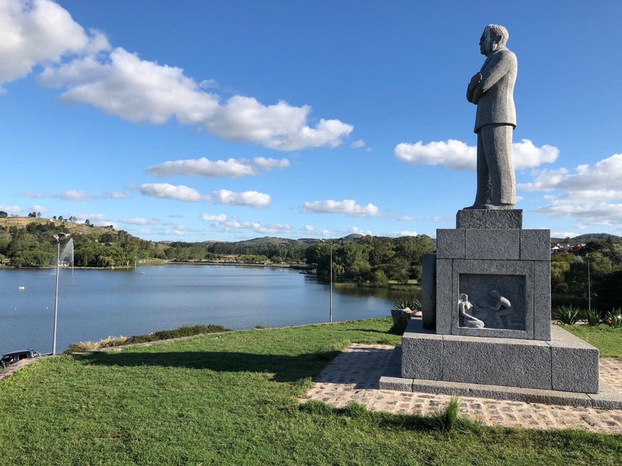 1 Statue af Hans Fugl.jpg