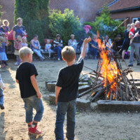 Spaghettigudstjeneste bål. Foto Nils Roland.jpg