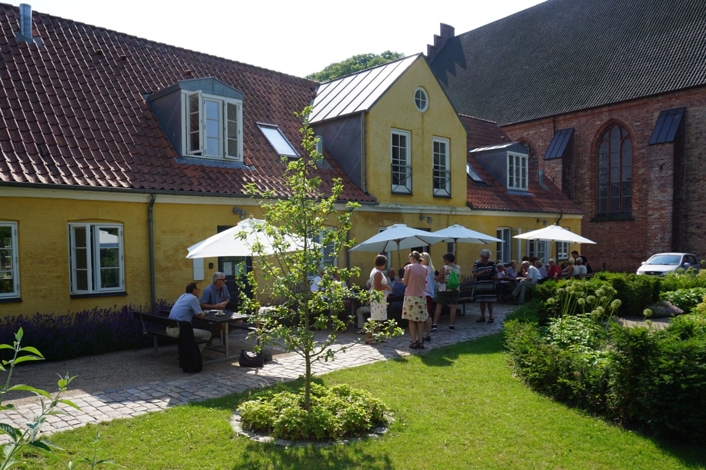 Pilgrimshuset reception.jpg