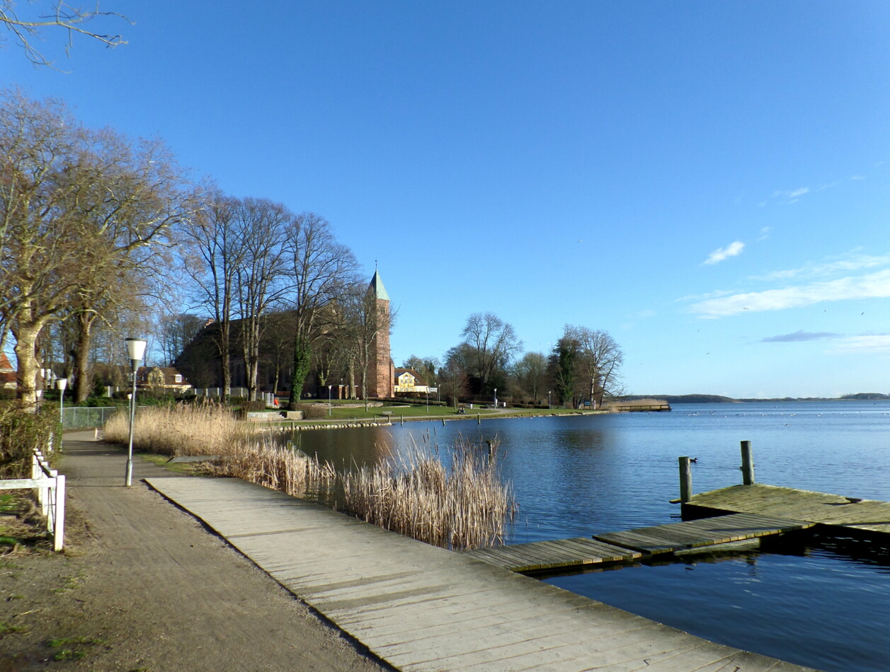 Maribo Domkirke_Maribosøerne.jpg