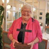 Agnes Langballe med pris.jpg