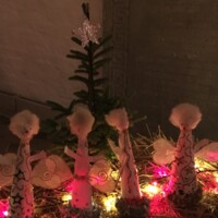 Englene i julekrybben.jpg