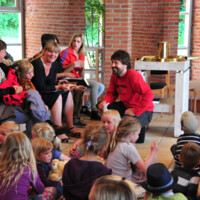 Lindeskovkirken_spaghettigudstjeneste. Foto Nils Roland.jpg