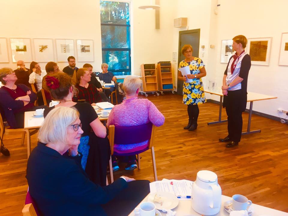 Biskop og uddkonsulent.jpg