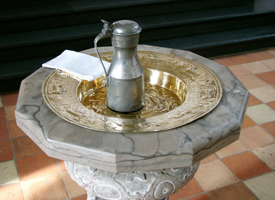 Døbefont pxhere.png