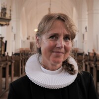 Dorte Mikuta lille red..jpg