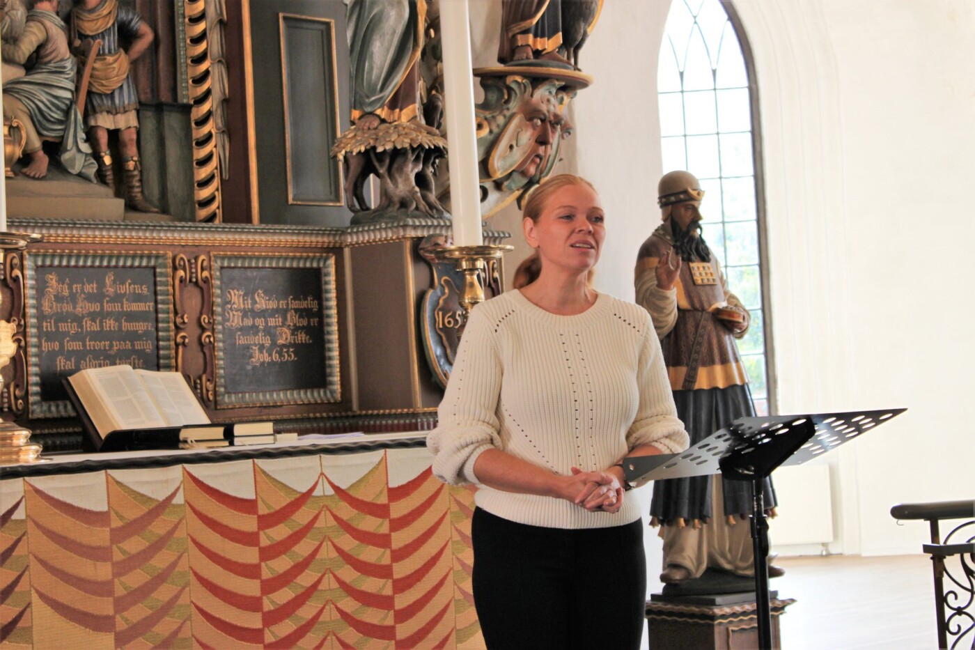 Janne fortæller om sin vej til præsteembedet.jpg