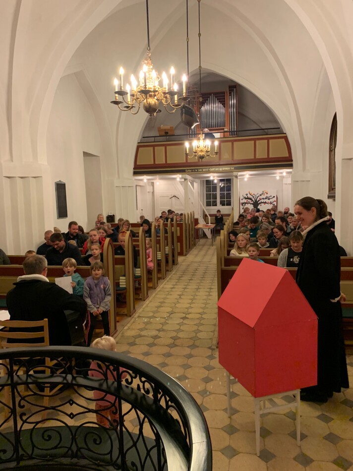 Børnegudstjeneste i Søllested kirke 02.jpg