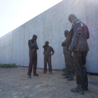 Skulptur i gård.jpg