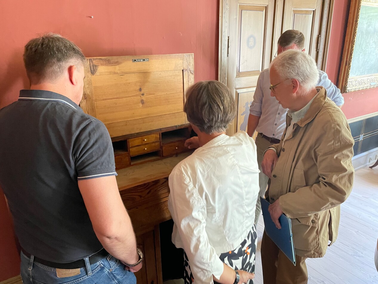 Biskop Monrads skrivepult vender hjem